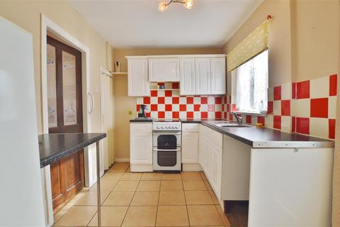 3 bedroom semi-detached house for sale, Essex Avenue, Slough