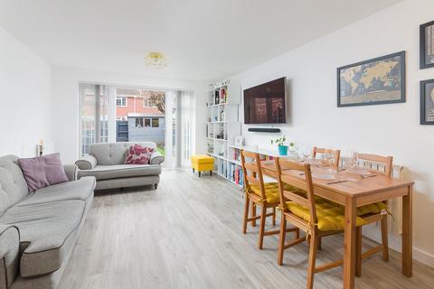 53 Delaporte Close, Epsom, KT17 4AF