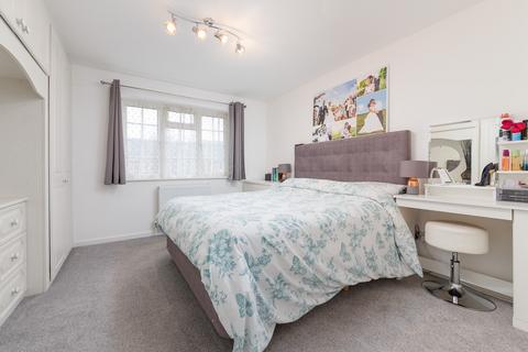 53 Delaporte Close, Epsom, KT17 4AF
