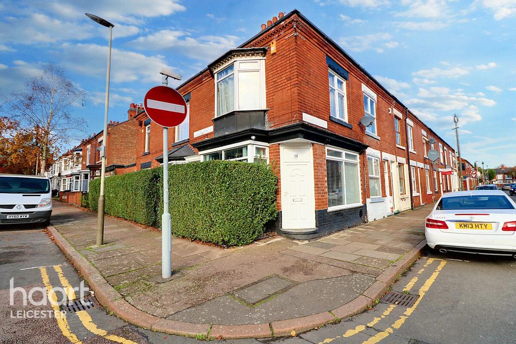 Beaconsfield Road, Leicester 3 bed end of terrace house for sale £300,000
