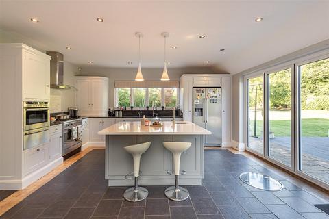 5 bedroom detached house for sale, Park Avenue South, Harpenden