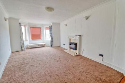 2 bedroom apartment for sale, Clacton on Sea CO15