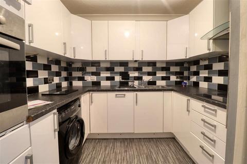 2 bedroom apartment for sale, Clacton on Sea CO15