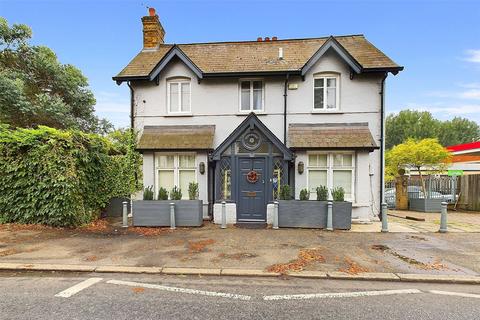 Hampton Court Road, East Molesey