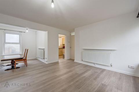 2 bedroom flat for sale, Westminster Avenue, Lodge Moor, Sheffield