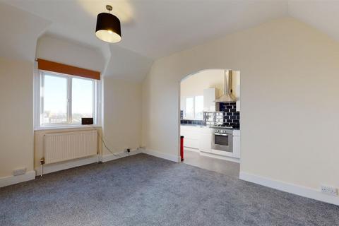 2 bedroom flat to rent, Sea Road, Brinmead House, CT8