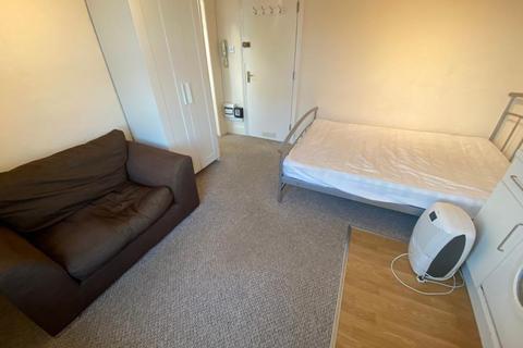 Studio to rent, Kirby Road, Earlsdon, Coventry, CV5 6HL