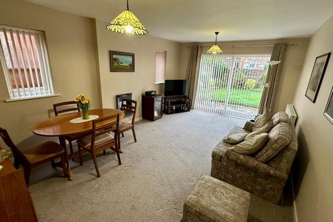 8 Irvine Close, Hereford, HR4 0RE