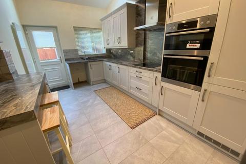 3 bedroom semi-detached house for sale, Gaddum Road, Didsbury