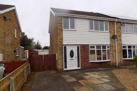 3 bedroom semi-detached house to rent, St. Nicholas Drive, Grimsby DN37