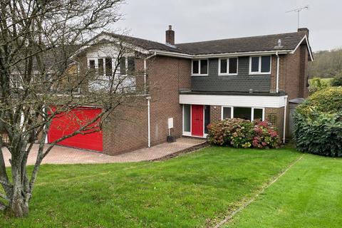 5 bedroom detached house for sale, Moreland Drive, Gerrards Cross, Buckinghamshire