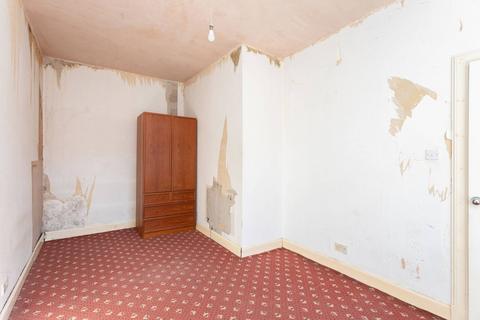 25 Ancrum Road, Dundee, DD2 2HX
