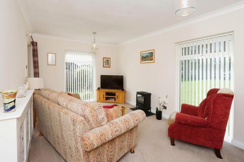 2 bedroom flat for sale, St Lukes Court, St. Johns Road, Newbold, Chesterfield, S41 8PU