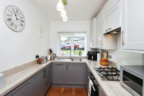 2 bedroom flat for sale, St Lukes Court, St. Johns Road, Newbold, Chesterfield, S41 8PU