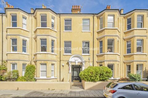 3 bedroom flat to rent, Mowll Street London SW9