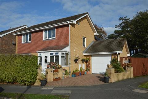 3 bedroom detached house for sale, HAYLANDS, RYDE