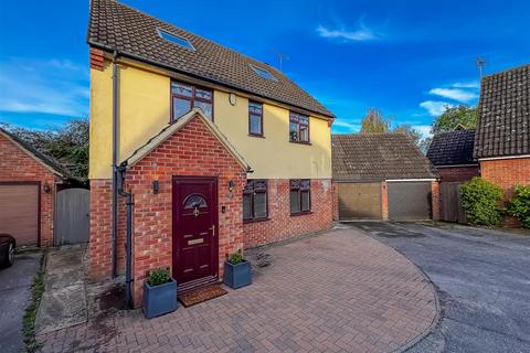 5 bedroom detached house for sale, Turner Avenue, Lawford CO11