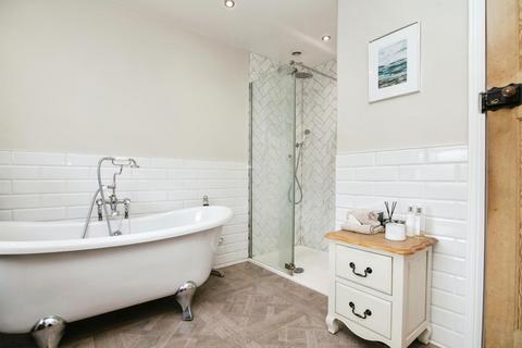 30 Blackford Road, Shirley, Solihull, B90 4BT