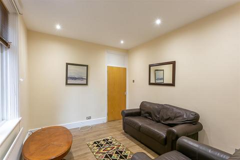 2 bedroom flat to rent, Grosvenor Road, Jesmond, Newcastle upon Tyne