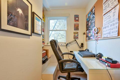 7b Brighton Road, Surbiton, KT6 5LX