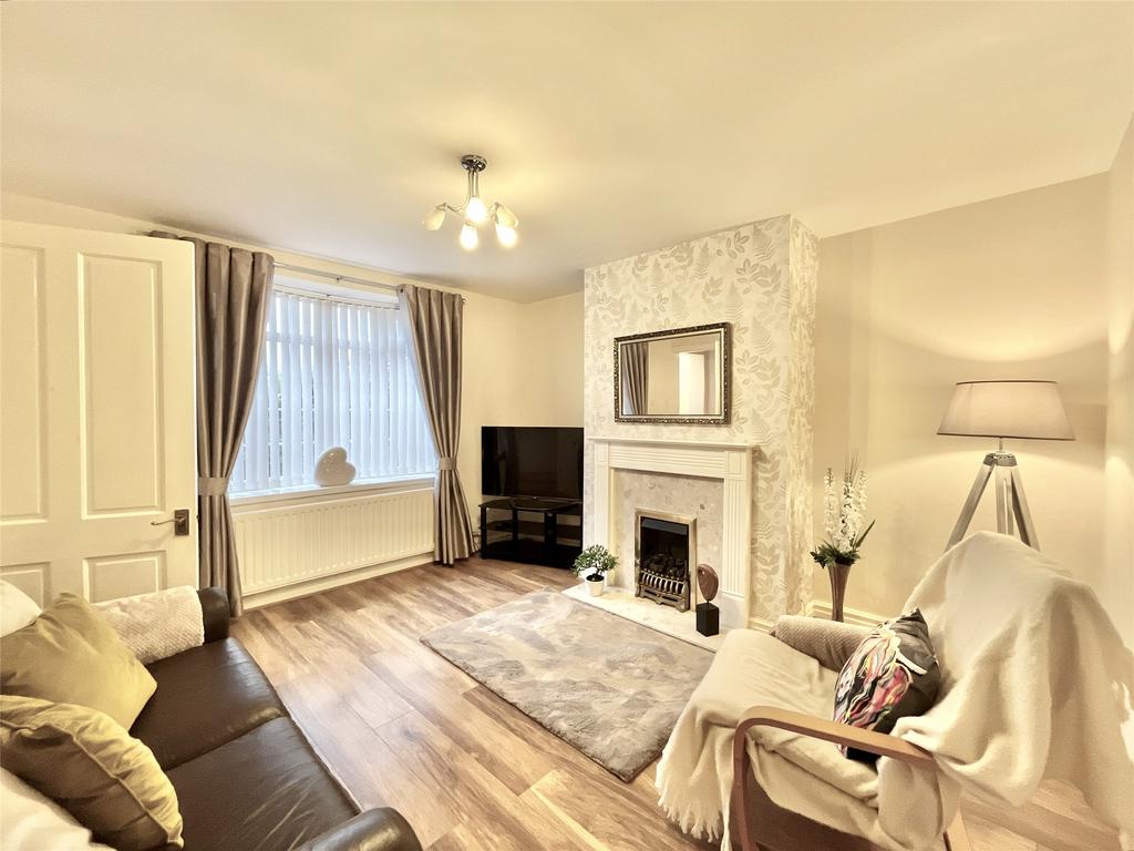 Knightside Gardens, Dunston, Tyne And... 4 bed semidetached house for