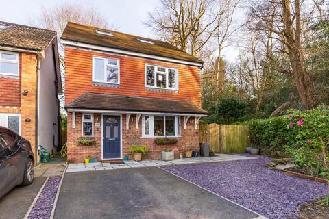 4 bedroom detached house for sale, Hullmead, Shamley Green GU5