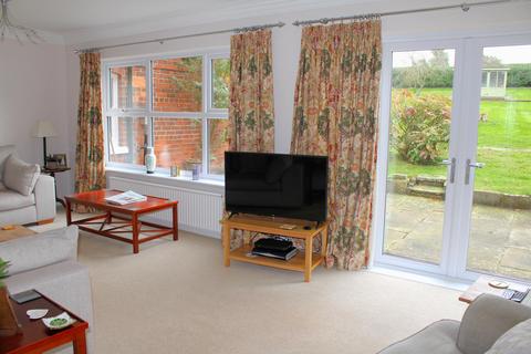 Hillborne House Brigg Road, Wrawby, Brigg, DN20 8RQ
