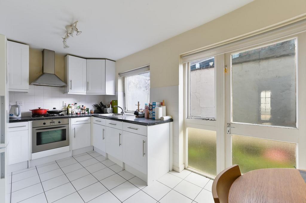 Lanfrey Place, West Kensington, W14 3 bed apartment for sale £1,000,000