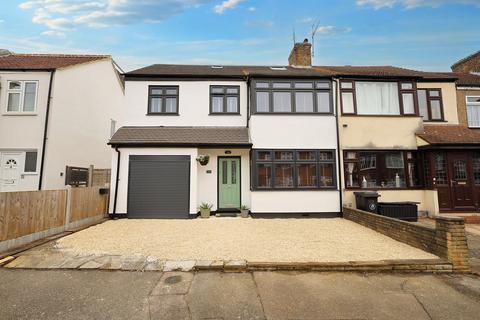 5 bedroom semi-detached house for sale, Benets Road, Hornchurch, RM11