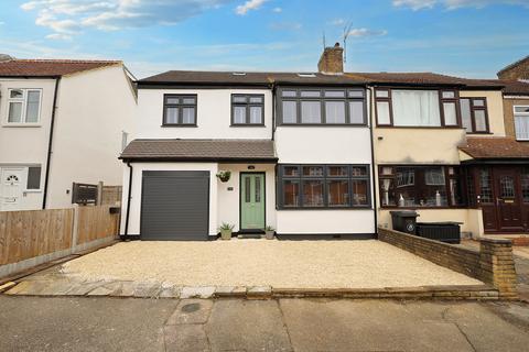 87 Benets Road, Hornchurch, RM11 3PT