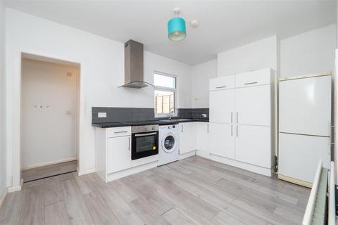 2 bedroom terraced house for sale, Godstone Road, Whyteleafe