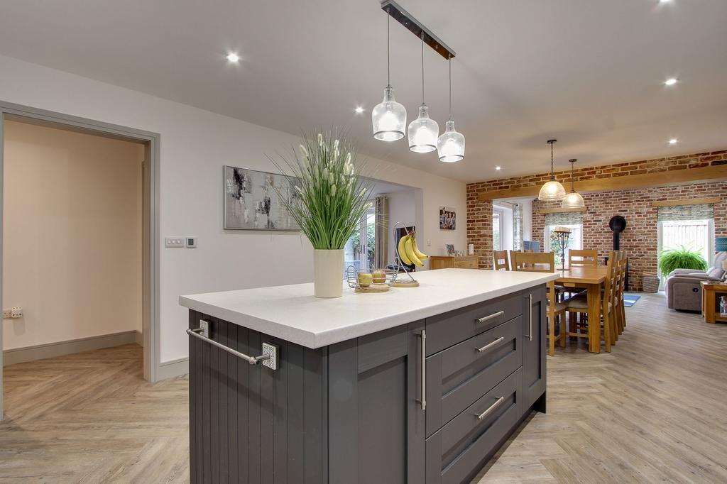 Kitchen/Dining Room