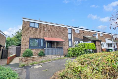 3 bedroom end of terrace house for sale, Shelley Road, Wellingborough NN8