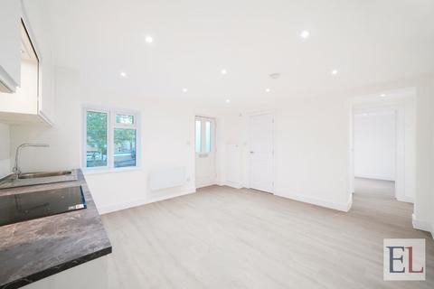 2 bedroom flat for sale, Pinner, Greater London HA5