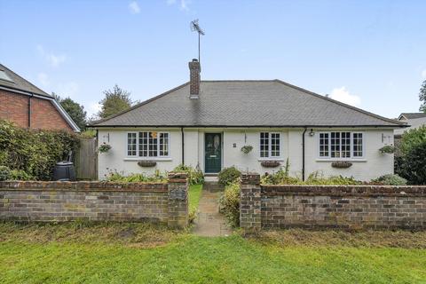 3 bedroom bungalow for sale, Stoke Row Road, Kingwood, Henley-on-Thames, Oxfordshire, RG9