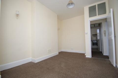 1 bedroom flat to rent, Albert Road, Margate, CT9