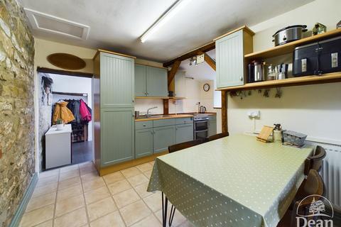 3 bedroom semi-detached house for sale, Albion Road, Cinderford