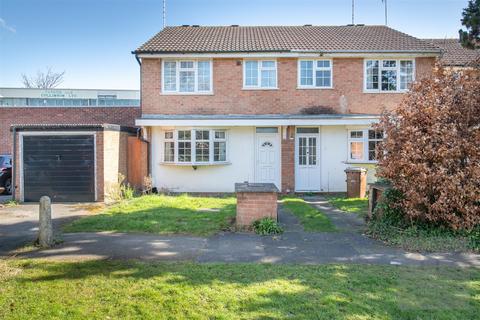 4 bedroom semi-detached house to rent, Saxon Green, Nottingham NG7