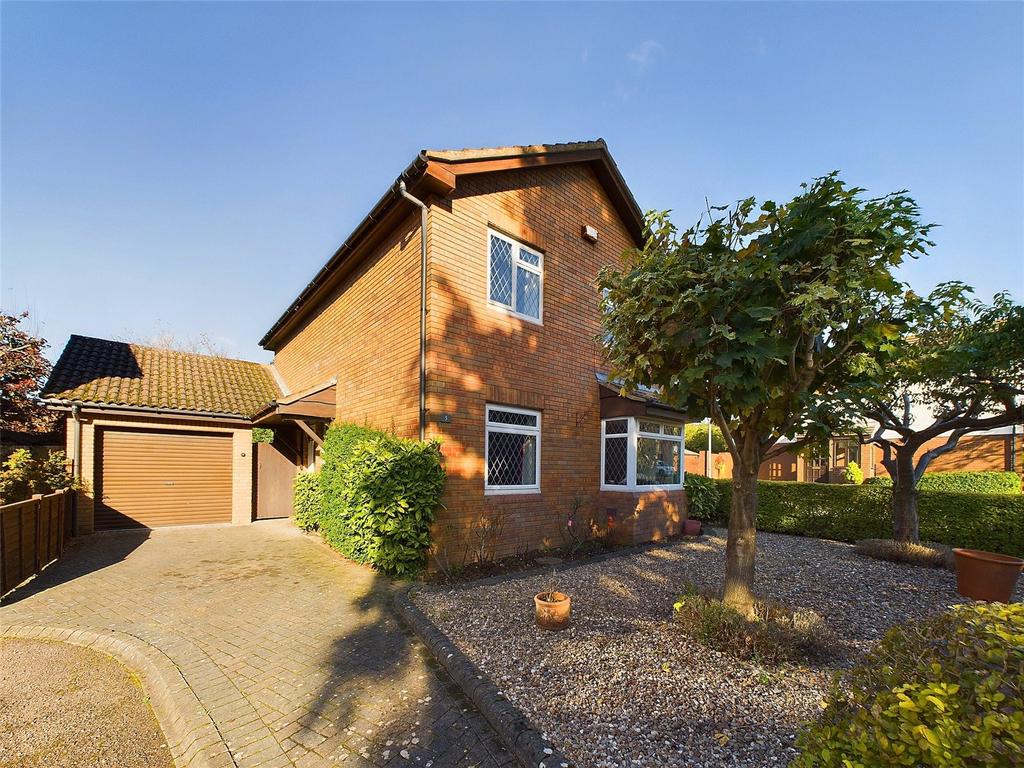 Whitethorn Drive, Prestbury... 3 bed detached house for sale £450,000