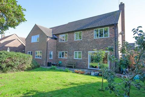 5 bedroom detached house for sale, Manning Close, Bloxham, Banbury, OX15 4TH