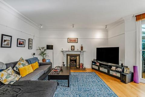 3 bedroom flat to rent, King Henrys Road, Primrose Hill, NW3