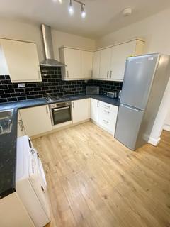 5 bedroom terraced house to rent, Thornes Road, L6 9AB,