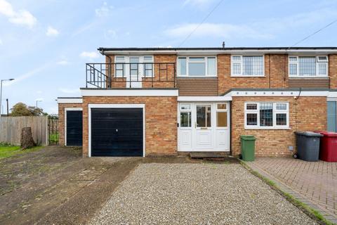 3 bedroom end of terrace house for sale, Warner Close, Cippenham, Berkshire, SL1