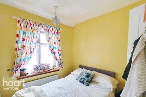 3 bedroom semi-detached house for sale, Milton Street, Swanscombe