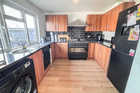 27 Don Close, Tilehurst, Reading, RG30 4YL