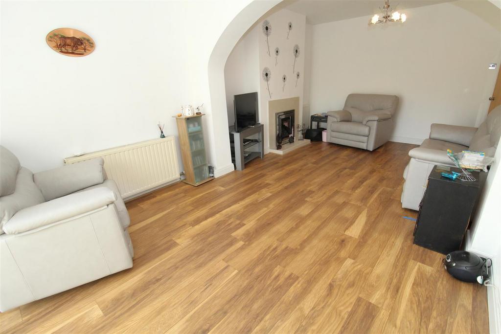 Lounge2.JPG
