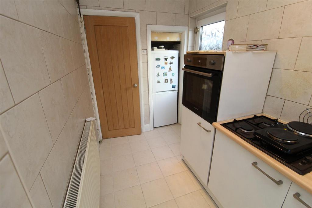 Kitchen3.JPG