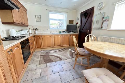 2 bedroom semi-detached bungalow for sale, Grenville Drive, Brunton Park, Newcastle Upon Tyne