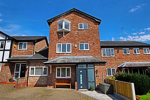 4 bedroom townhouse to rent, Ash Grove, Bowdon, Altrincham