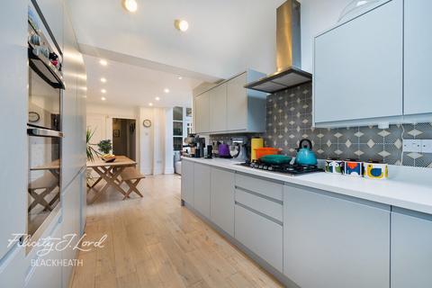 4 bedroom detached house for sale, Charlton Lane, London